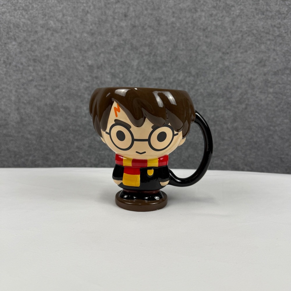 Silver Buffalo Harry Potter 3D Sculpted Ceramic Mug 20oz Chibi Gryffindor‎ Scarf